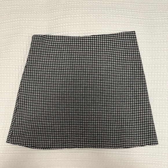 Aritzia Wilfred Classic Mini Skirt, Houndstooth (4) - Picture 1 of 5